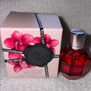 Viktor & Rolf Flowerbomb Ruby Orchid Travel Size